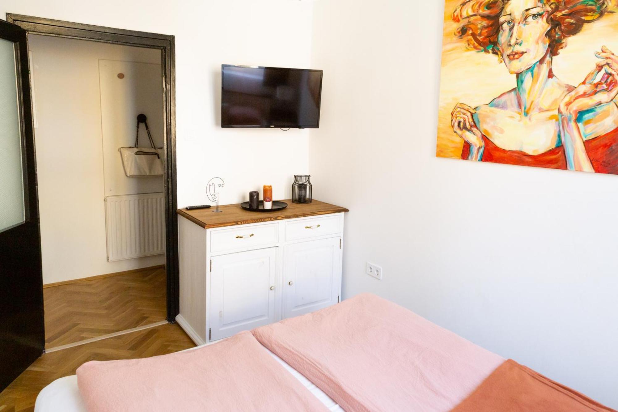 Art Home Eger Buitenkant foto