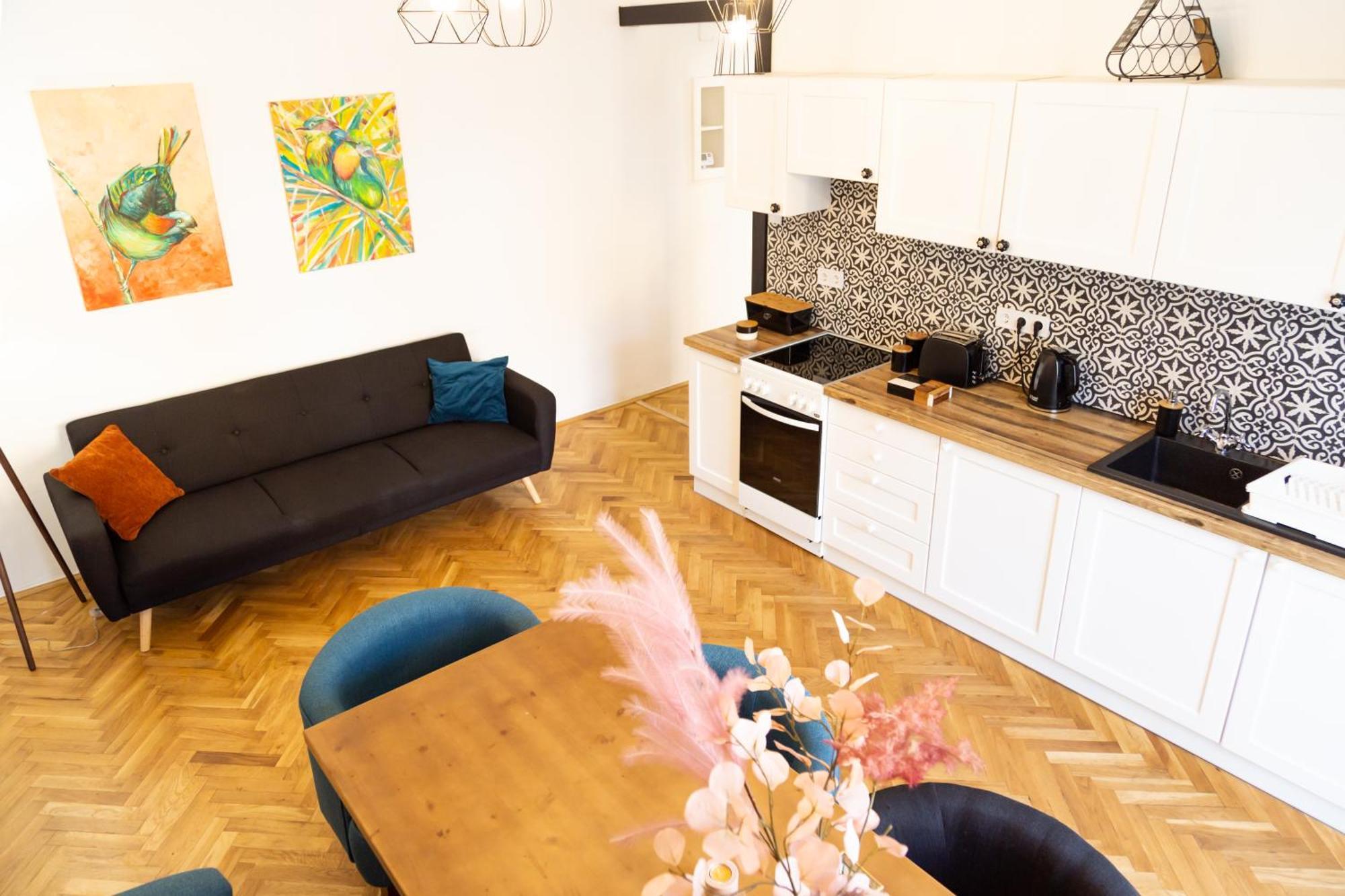 Art Home Eger Buitenkant foto